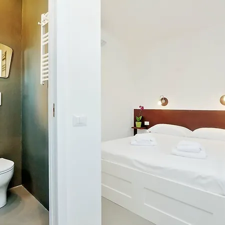 Bright Modern Flat 7