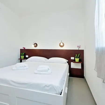 Apartmán Bright Modern Flat 7 *