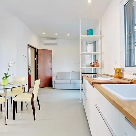Apartmán Bright Modern Flat 7 *