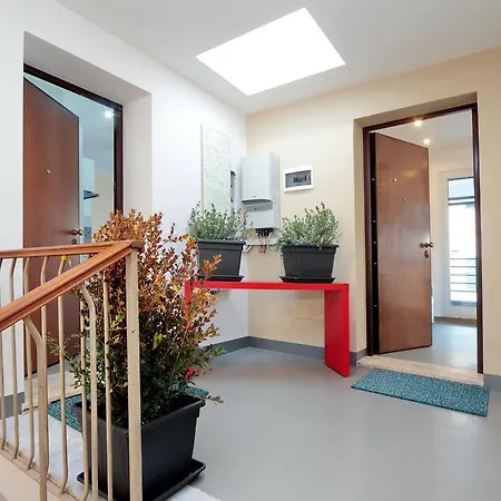 Bright Modern Flat 7 *